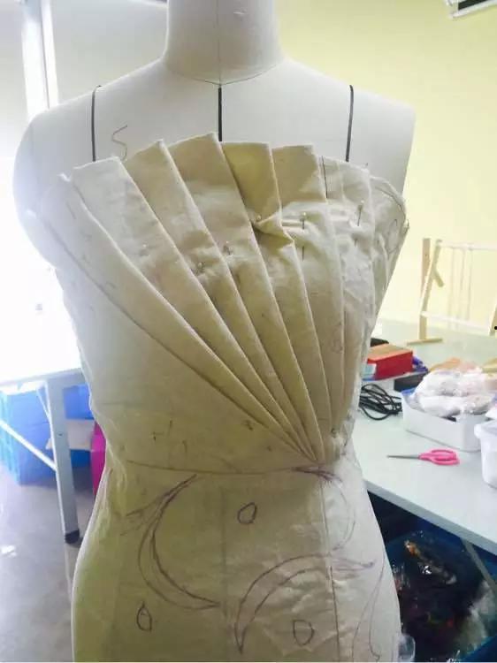 国产衣服手工制作视频